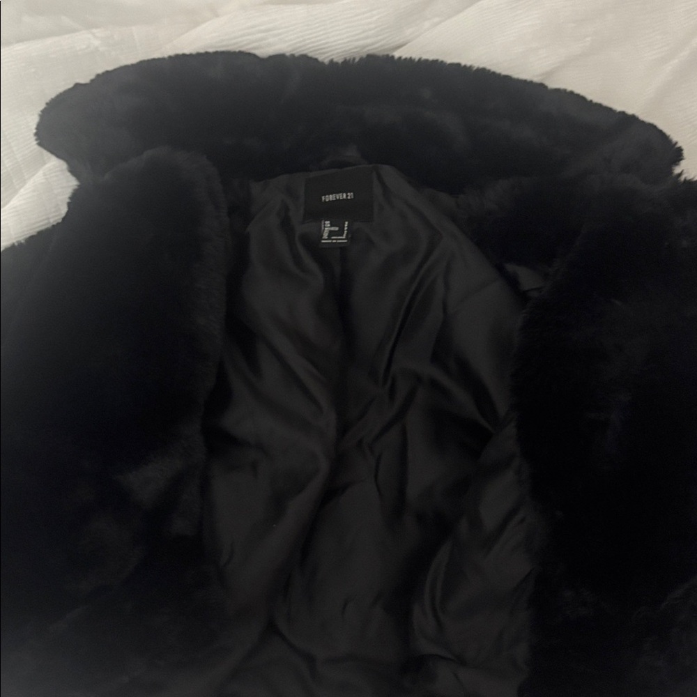 Black Faux Fur Jacket Cropped - Picture 2 of 2